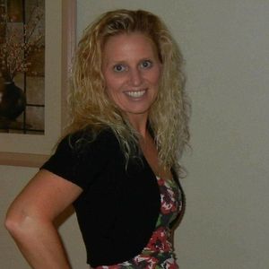 Meet your Posher, Dena